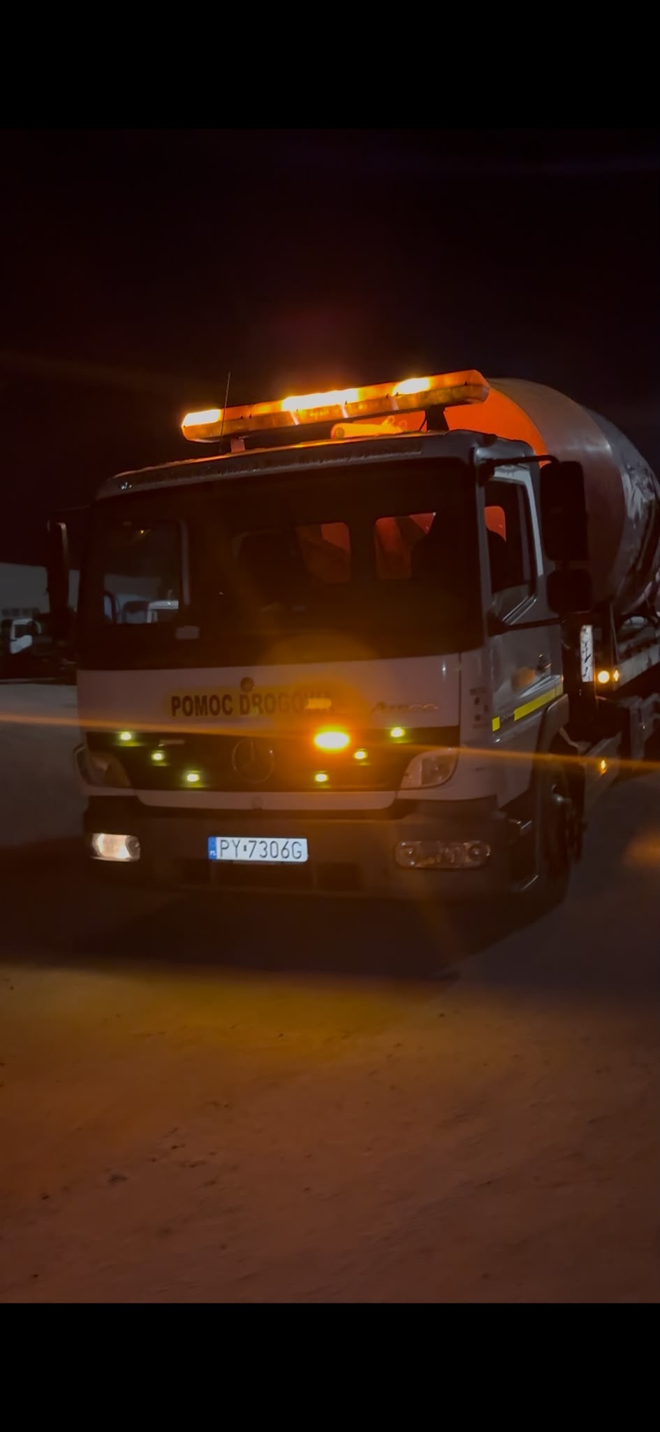 Pomoc drogowa Auto Spec nocą